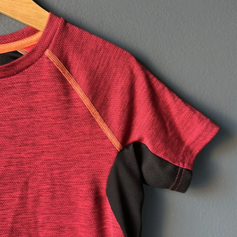 ❤️ OLD NAVY Active Boys tee shirt red black size medium size 8